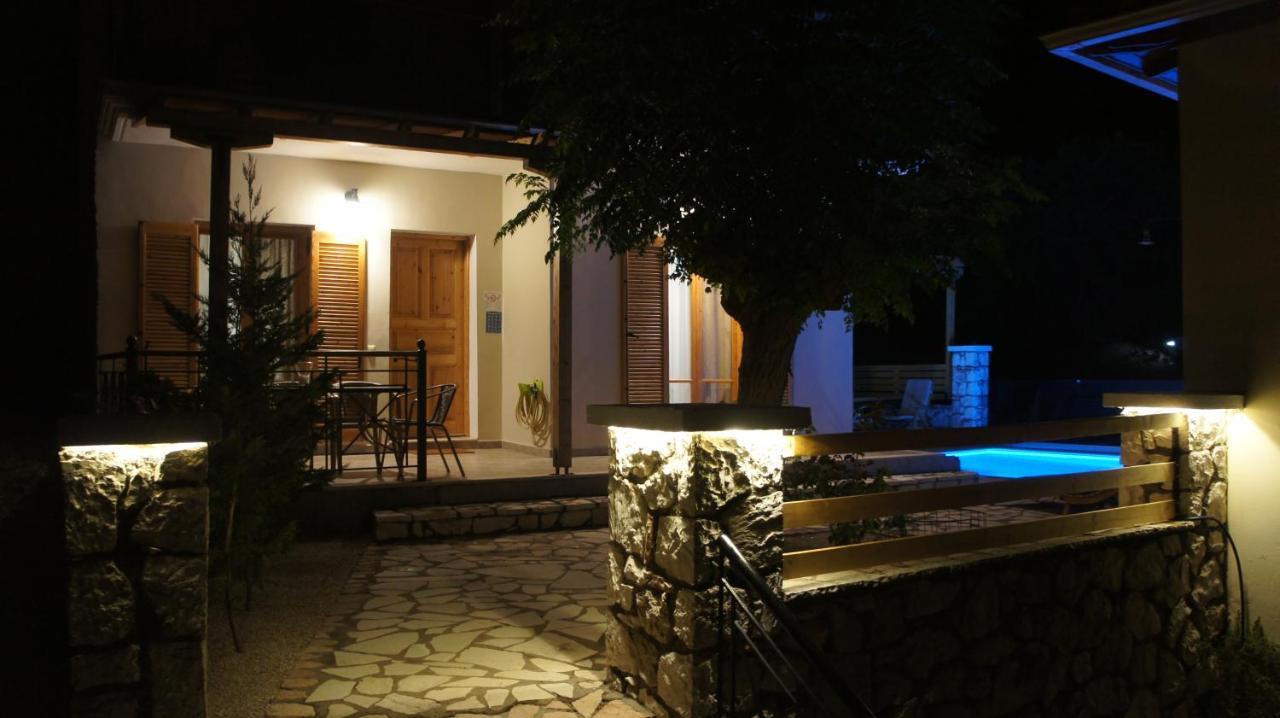 Villa Saint George นิเกียนา ภายนอก รูปภาพ