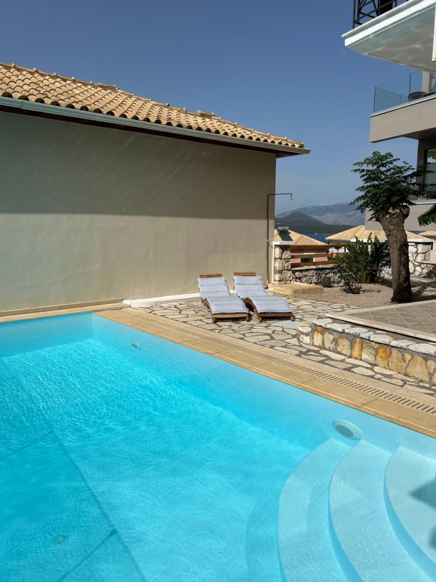 Villa Saint George นิเกียนา ภายนอก รูปภาพ