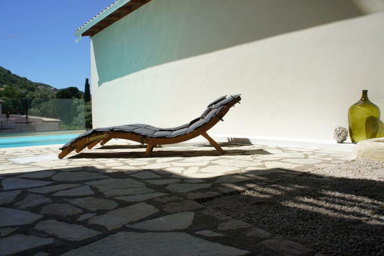 Villa Saint George นิเกียนา ภายนอก รูปภาพ